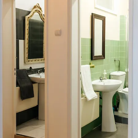 Séjour chez l'habitant Aquilla Family 202 *