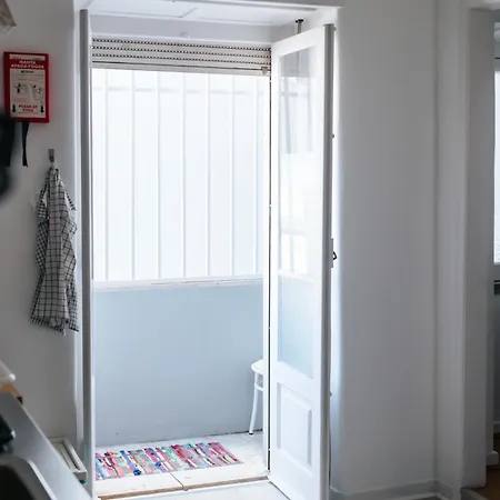 Aquilla Family 202 Homestay Lisbon